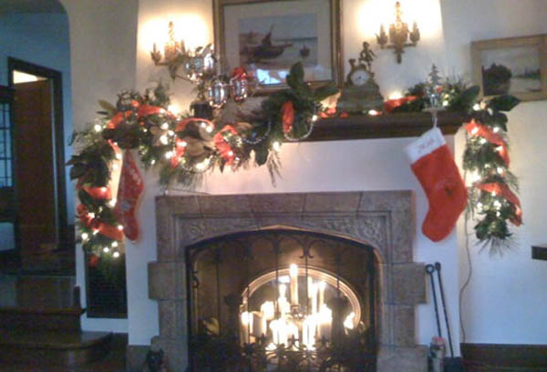Fireplace Mantel Holiday Decorating Ideas
